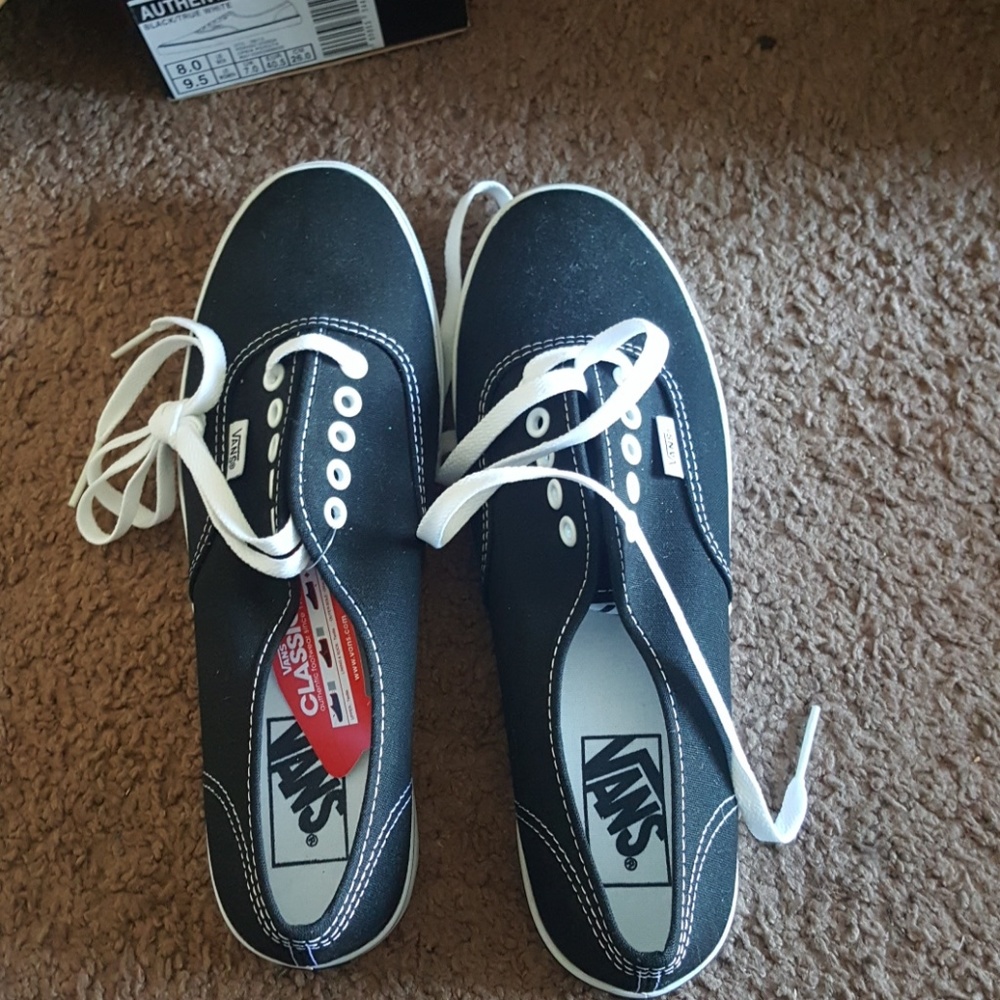 Authentic Lo Pro Vans Black/True White
